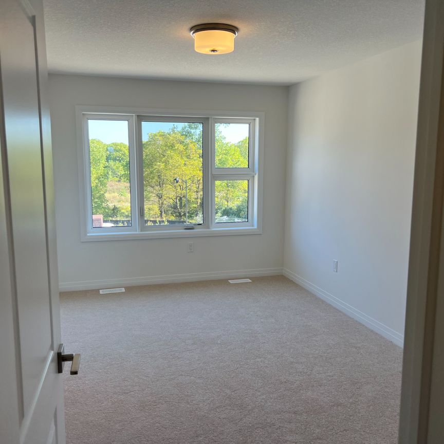 For Lease - 660 Colborne Street Unit# G-35, Brantford, Ontario - Photo 1