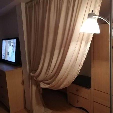 Batcheleur Grand 2 1/2 , Entièrement meublé, clé en main ! (Secteur Boisé du Golf) Secteur Privilégié ! - Photo 4