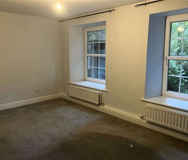 A delightful semi-detached country cottage offering three bedrooms,... - Photo 3