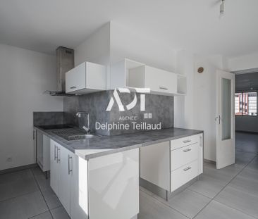 Location Appartement 3 pièces 66m² FONTAINE 38600 - Photo 3