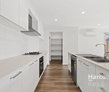 Sleek & Sophisticated - Photo 5