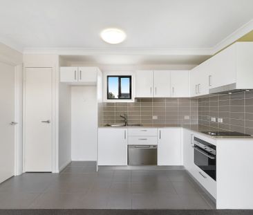 Conveniently Located One Bedroom In Franklin - Photo 3