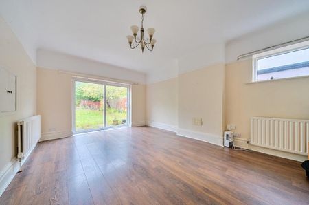 4 bedroom detached house to rent - Photo 2