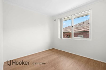 Modern Top Floor 2 Bedroom Apartment - Photo 4