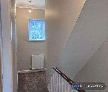 4 bedroom terraced house to rent - Photo 5