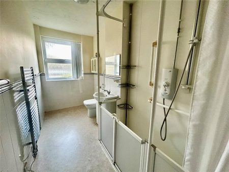 2 bedroom flat to rent - Photo 3