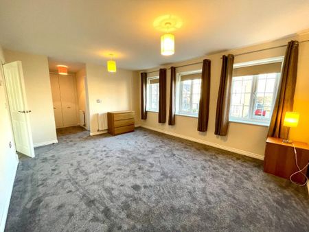 4 bedroom detached house to rent - Photo 4