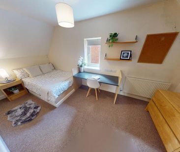 4 bedroom apartment to rent - Photo 2