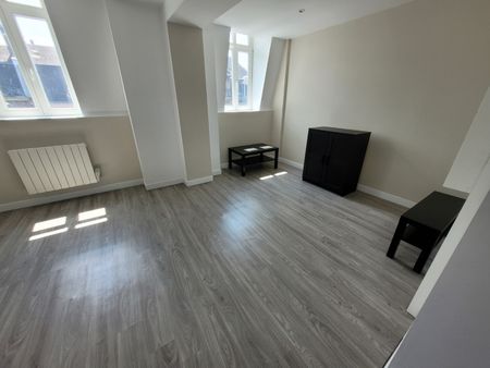 Location Appartement 3 pièces 66m² CAMBRAI 59400 - Photo 3
