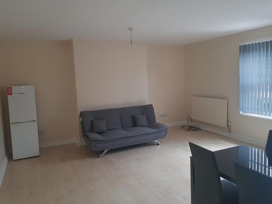2 bedroom flat to rent - Photo 1