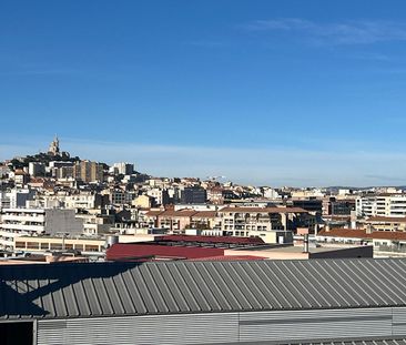 A louer appartement de type 1 meublé avec extérieur 13008 MARSEILLE - Photo 2