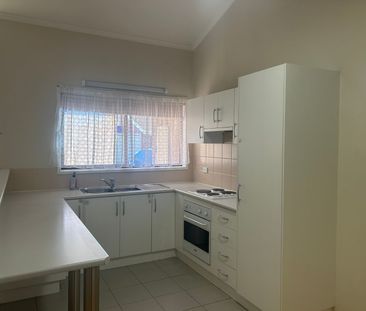 Two bedroom house - Photo 3