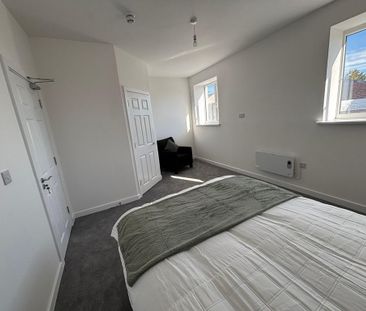 1 bedroom in a house share to rent - Photo 4
