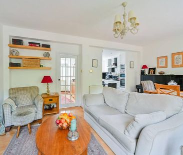 3 bedroom flat to rent - Photo 3