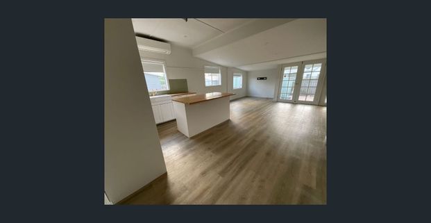 Updated family home - Photo 1