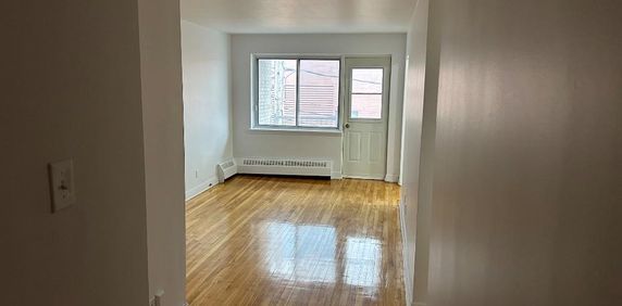 Grand 3 1/2 rénové Cote des Neiges - Photo 2