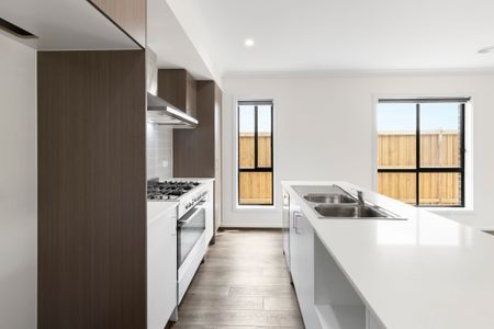 Brand New Home - Photo 5