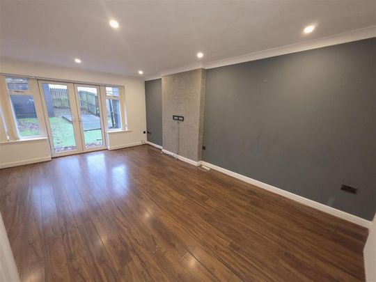 3 bedroom terraced house to rent - Photo 1