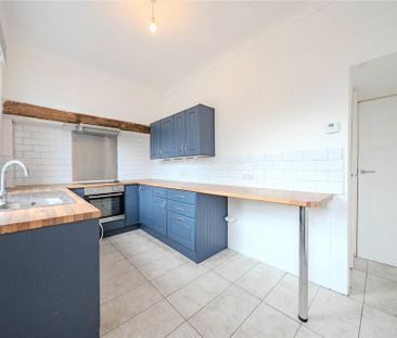 3 bedroom end of terrace house to rent - Photo 4