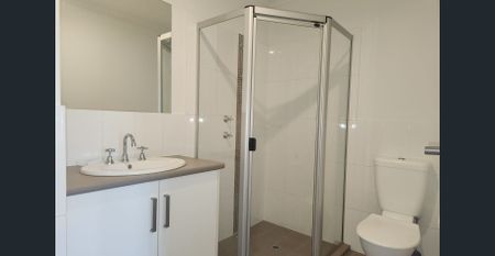 3 BEDROOM TOWNHOUSE WITH COURTYARD - Photo 4