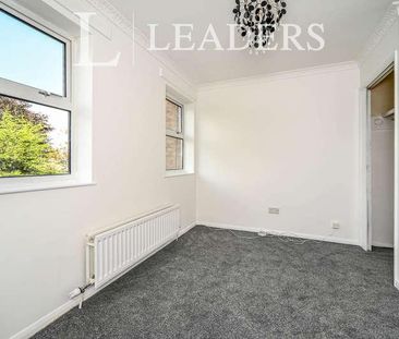 Crediton Close, Bedford, MK40 - Photo 2