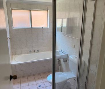 Two bedroom Apartment with floorboards throughout - Photo 2