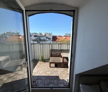 Ruhige DG-Wohnung mit Süd-Terrasse & Lift - 2 Zimmer, 1100 Wien - Foto 2