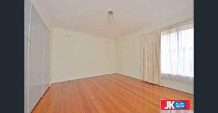 Well Maintained property in a prime location! - Photo 5