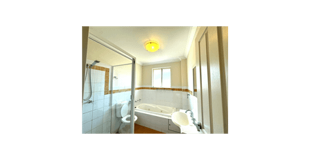 SPACIOUS TWO BEDROOM APARTMENT IN THE HEART OF BAULKHAM HILLS - Photo 2