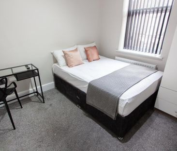 6 bedroom terraced house to rent - Photo 2