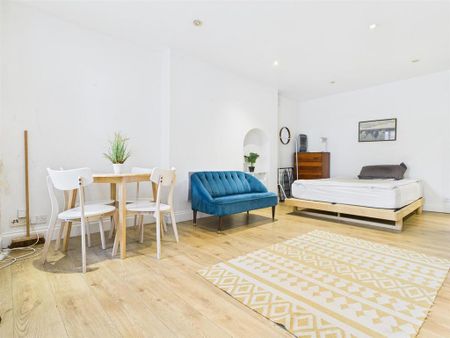 Studio to rent - Photo 2