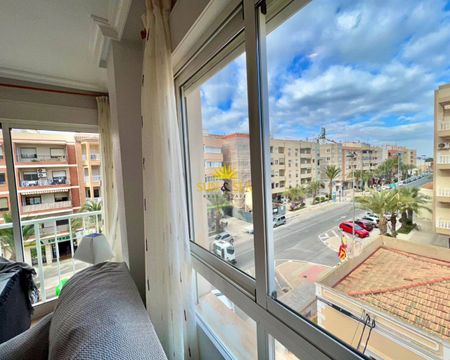 3-BEDROOM APARTMENT FOR RENT IN LA MARINA - ALICANTE - Photo 4