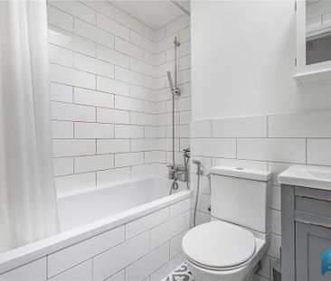 5 bedroom end of terrace house to rent - Photo 1