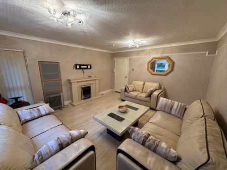 Dundrennan Road, Battlefield | £1,395 Monthly - Photo 2