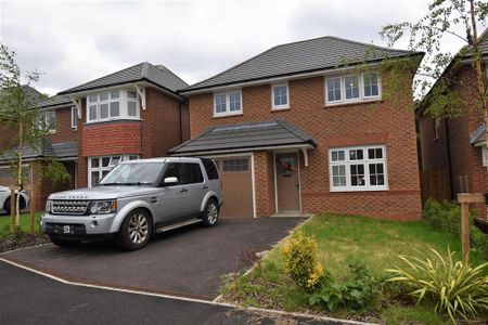 4 bedroom detached house to rent - Photo 2