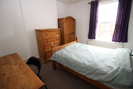 256 West Parade - Photo 3