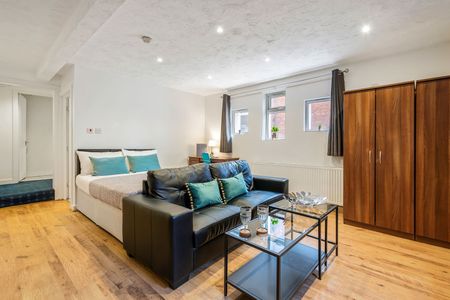 GARDEN FLAT, 11 SPRING ROAD Leeds - LS6 1AD - Photo 2