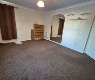 Churchill Court - Photo 4