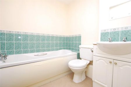 2 bedroom semi-detached house to rent - Photo 5
