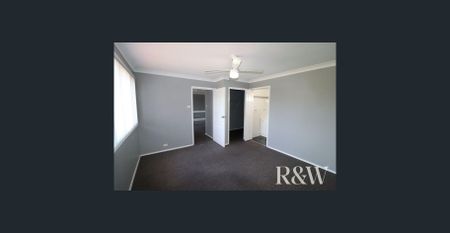 GOOD SIZE 3-BEDROOM FAMILY HOME - Photo 4