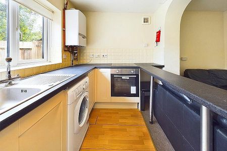 3 bedroom end of terrace house to rent - Photo 5