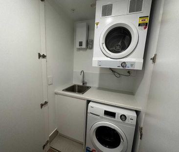 Varsity Lakes Living at Its Finest: 2-Bedroom Apartment in the Hear... - Photo 5