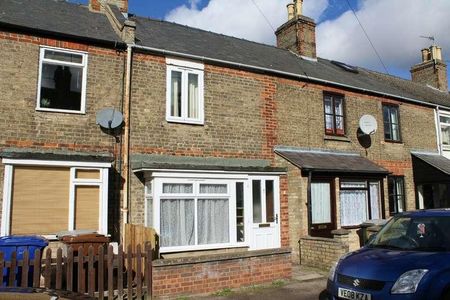 Field Terrace Road, CB8 - Photo 3