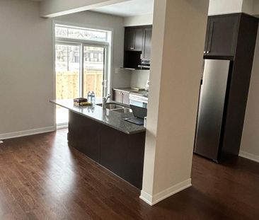 For Lease - 527 Galanthus Walk, Kanata, Ontario - Photo 5