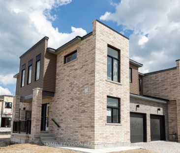 Condo Townhouse For Lease | S9230275 - Photo 3