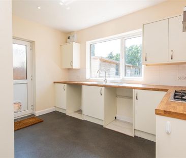 2 bed Bungalow To Let - Photo 5