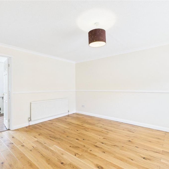 3 bedroom end of terrace house to rent - Photo 1