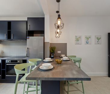 🌺 Large Victorian Terraced Property in Tottenham, N17 🌺 Room 4 - Photo 2