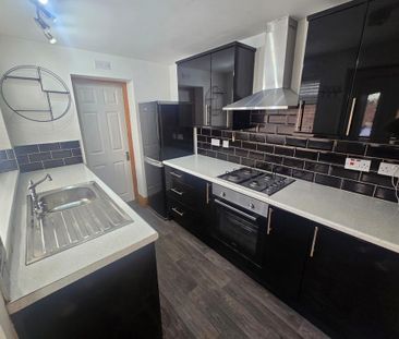 3 bedroom terraced house to rent - Photo 6