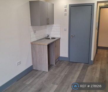 Studio to rent - Photo 5